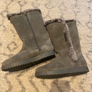 Great faux suede boots . Size 7